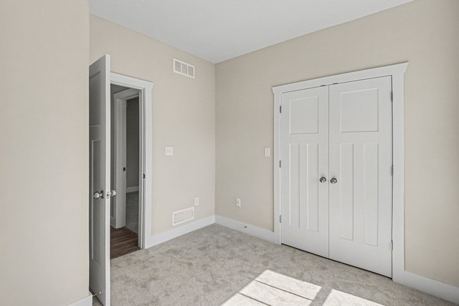 EASTON BEDROOM2-2