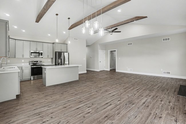EASTON GREATROOM2