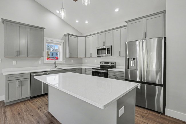 EASTON KITCHEN2